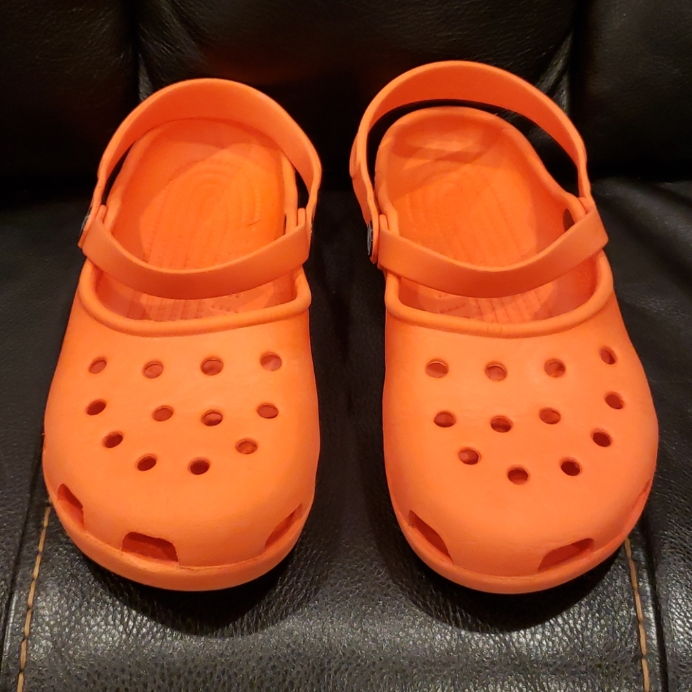 CROCS Women’s Orange Mary Jane Style Size 9